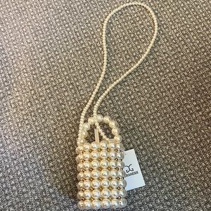 Pearl swing hard purse NWT